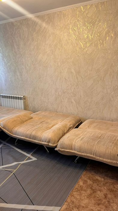 Продам диван и два кресла