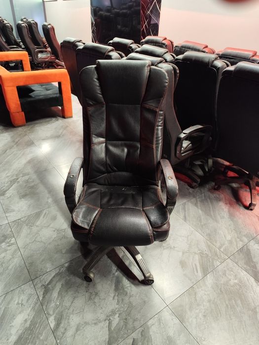 Продам офисные кресла