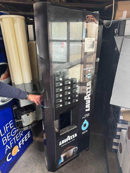 Кафемашина Astro с ТЪЧСКРИЙН!