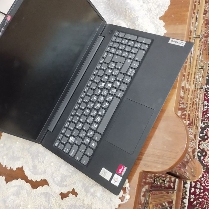 Lenovo notebook sotiladi