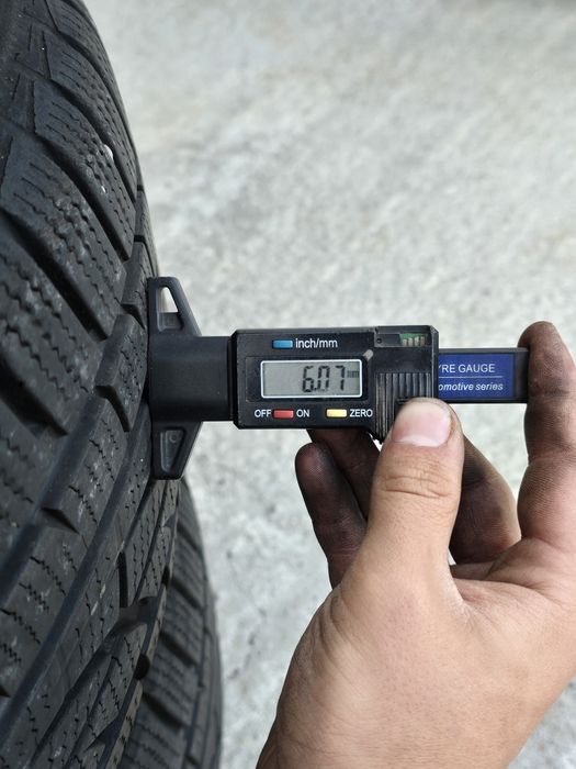 4 Броя 215/65/16 Hankook 2x7mm 2x6mm
