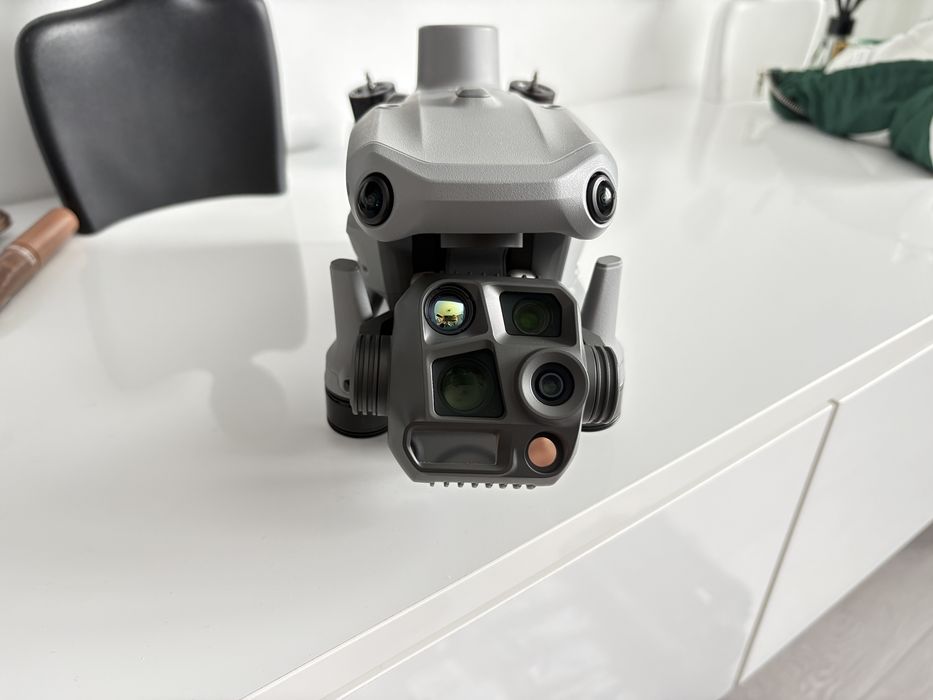 Drona DJI Matrice 4T Noua