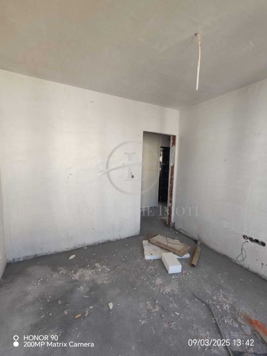 Продава се Тристаен апартамент в Пловдив, Южен - 83 кв.м за 784 €/кв.м - Снимка #2