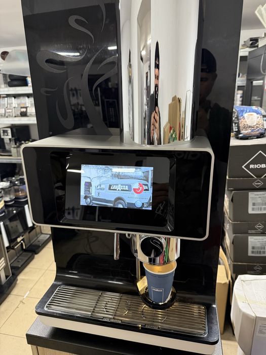 Necta Ferrara touchscreen aparat cafea boabe