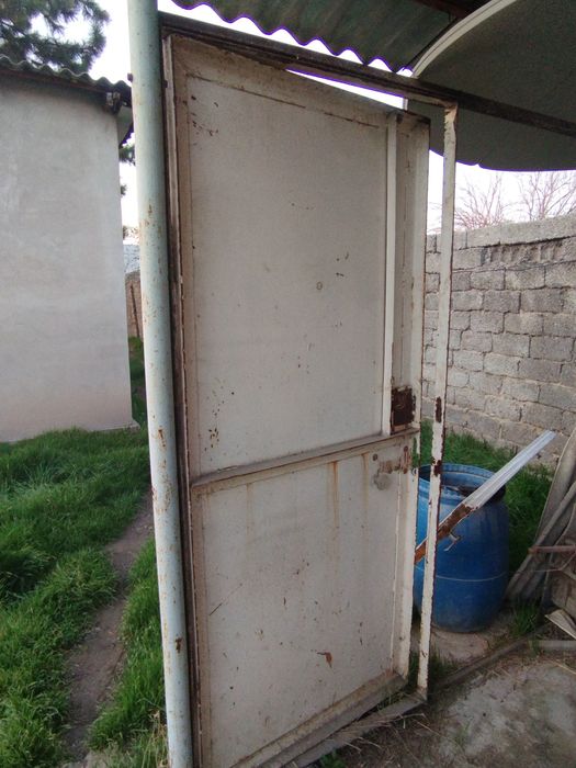 Дверь для дома или металоллом