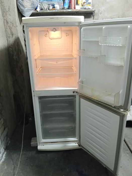 Продам холодильник