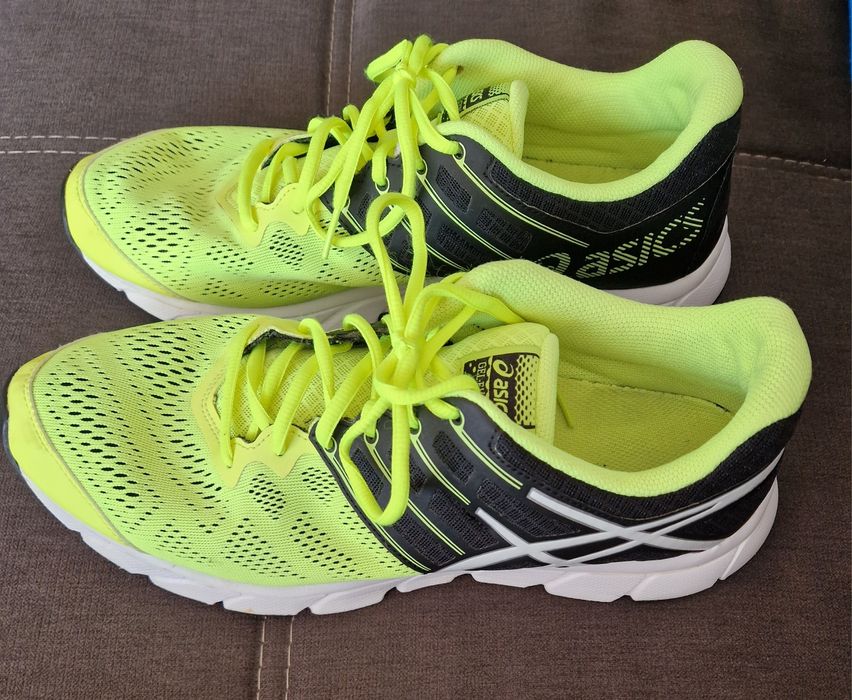 Vând adidași  Asics Gel Evation