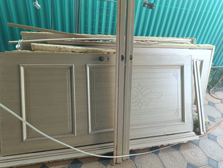 Продам двери б/у