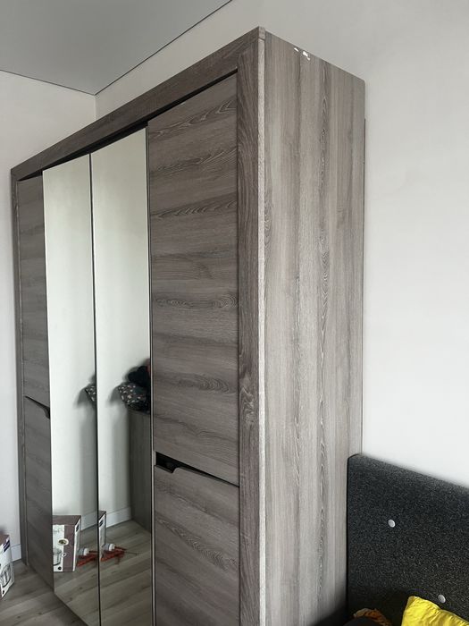 Продам шкаф платьяной