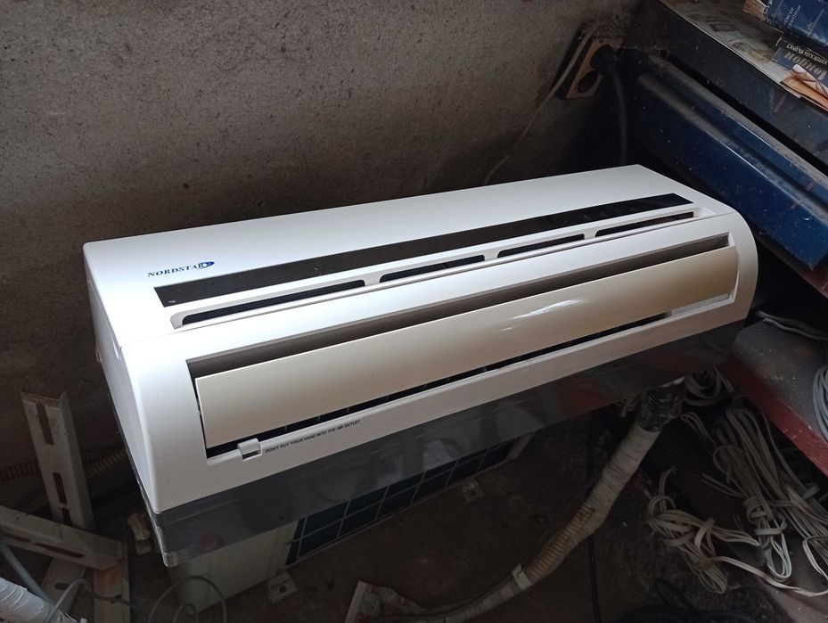 Продавам климатик NORDSTAR-12 000 BTU използван.