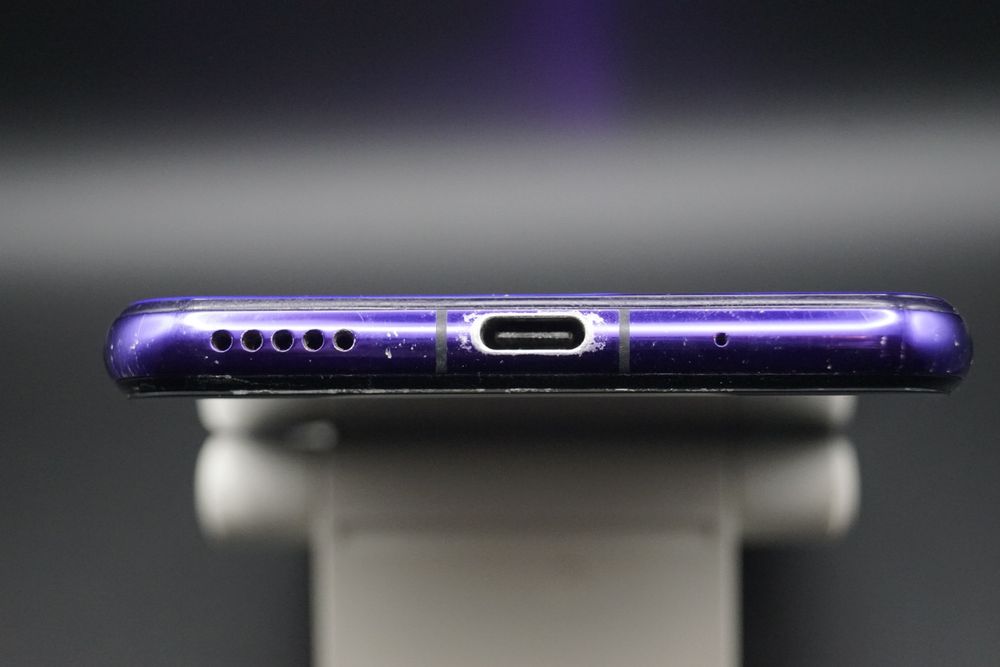 Huawei Nova 5T – 6GB RAM / 128GB – funcțional, cu defecte estetice