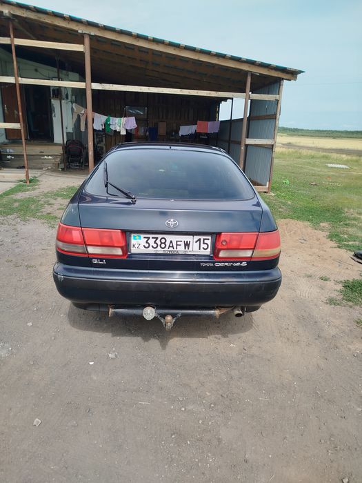 Продам Тойота Карина е лифтбек