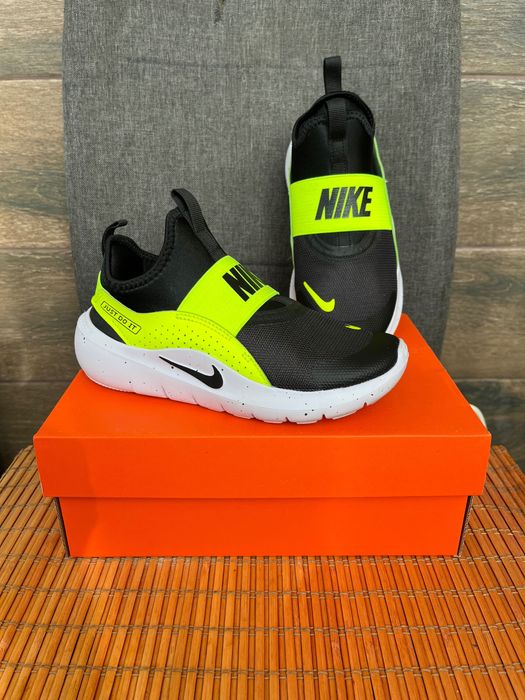 Детски маратонки! Nike Black Volt Youth Flex Runner 4 Trainers