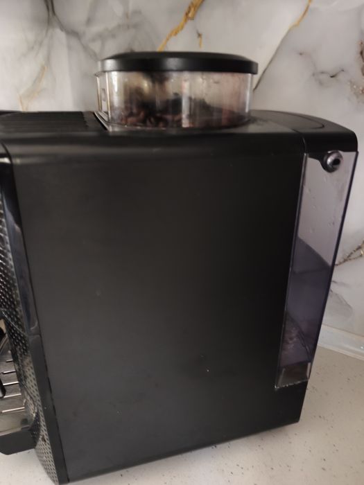 Vând aparat de cafea cu cafea boabe krups