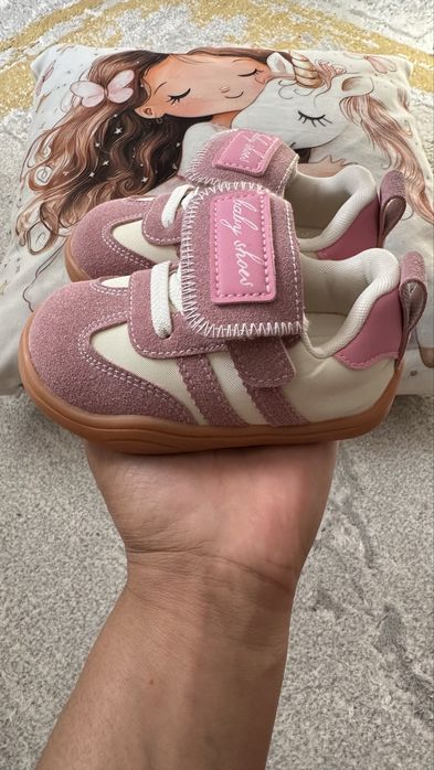 Кроссовки для девочек