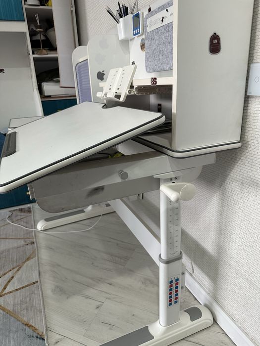 Продам растущая парта Корея