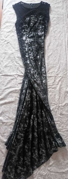 Rochie cu trena din catifea fina & delicata,designer Liza Panait