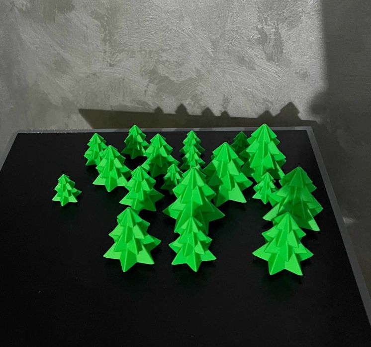 Set mini decorațiuni: 20 brăduți + 10 cadouri – personalizabile