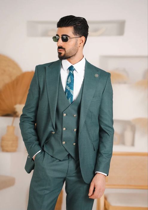 Costume barbatesc elegant