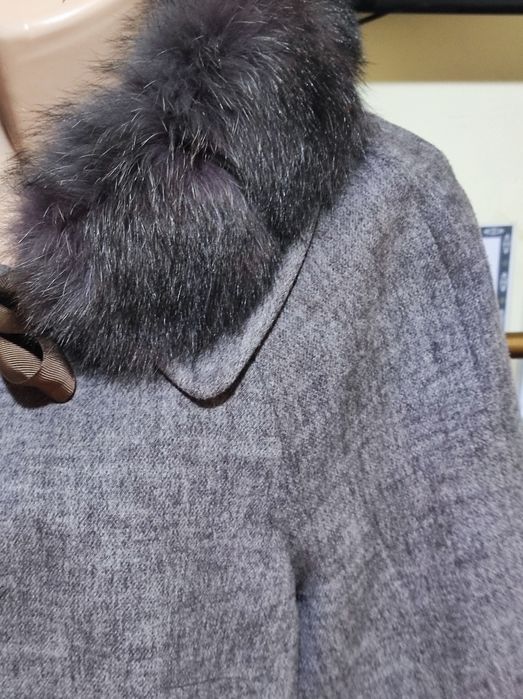 Ayollar paltosi sotuvda
