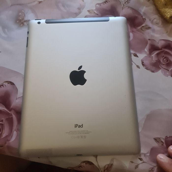 Планшет Apple  iPag 4