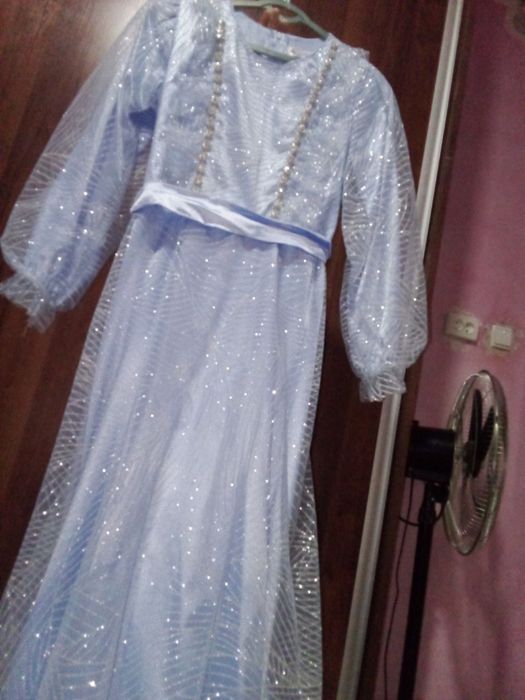 Ajoyib oqshom libosi