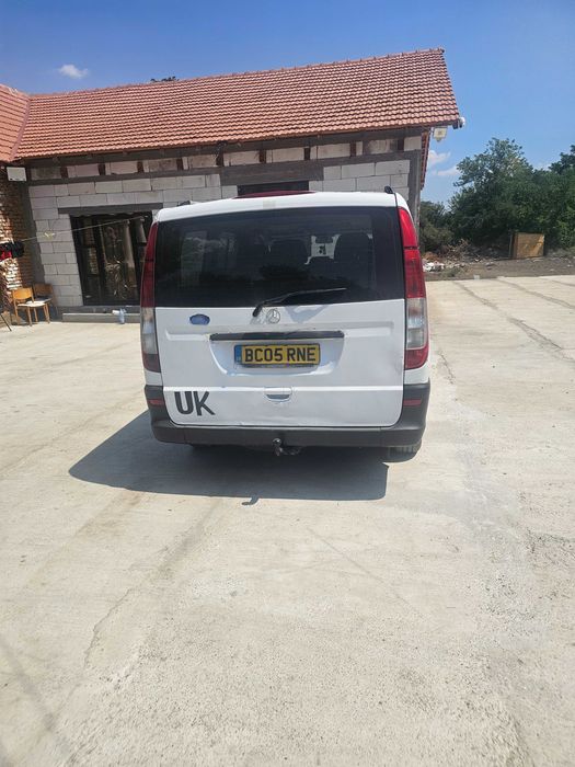 Mercedes vito 2.2 cdi 150 ps 8+1locuri acte de Anglia volan pe partea stânga