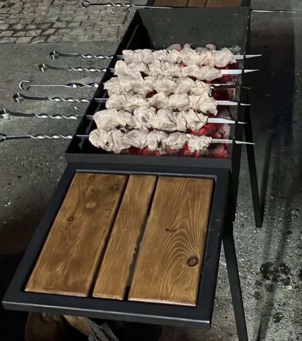 Мангал с полкой и со съемными ножками