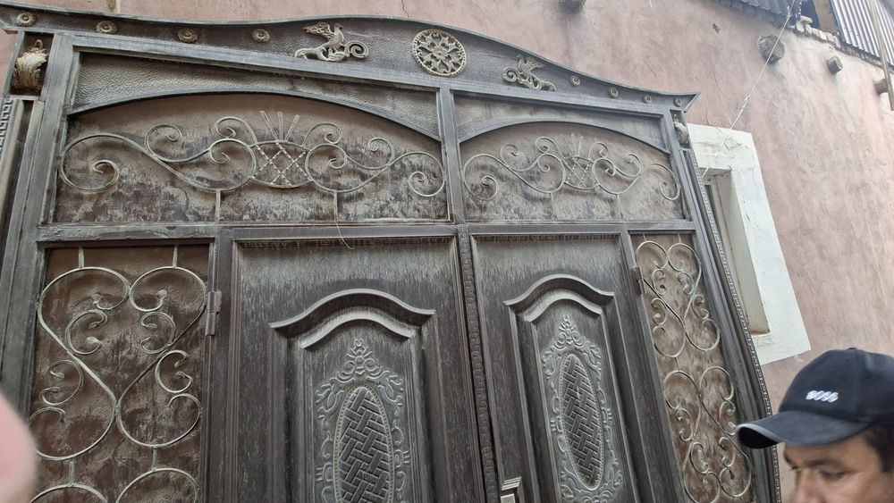 ДАРВОЗА сотилади