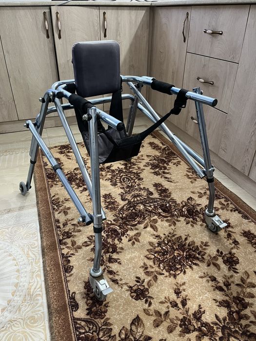 Ходунок для особенных детей