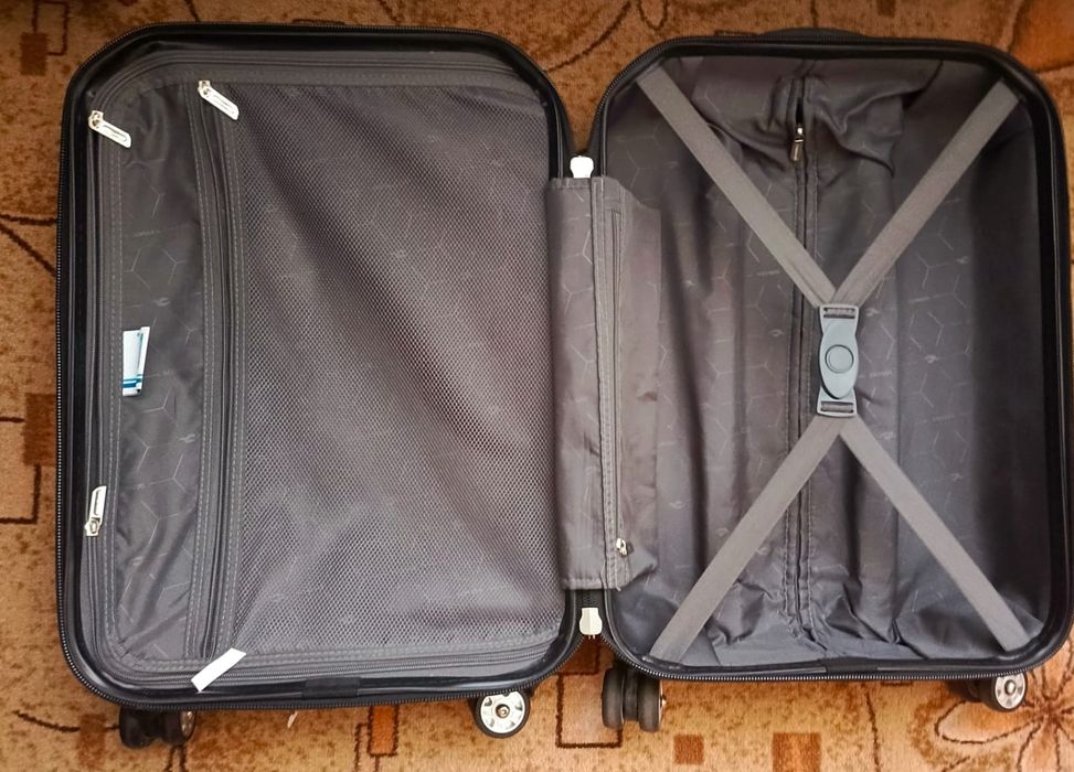 Чемодан б/у, поликарбонат, ручная кладь