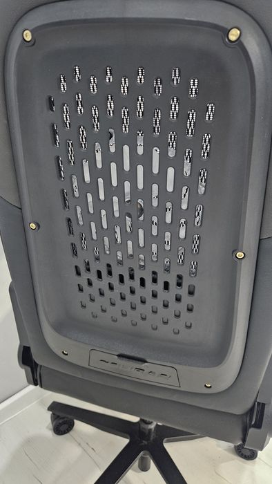 Продам игровое кресло Cougar Nxsys Aero