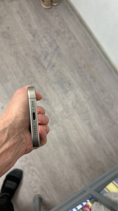 продам Iphone 15 pro 128