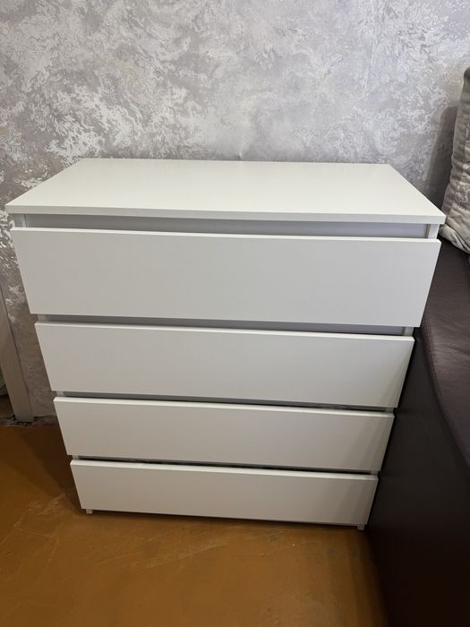 Продам новый белый комод