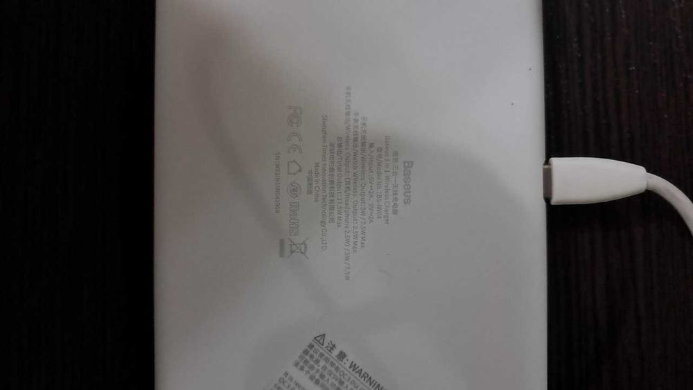 Продам Оригинал беспроводную зарядку iPhone