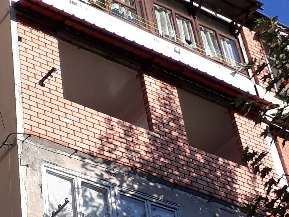 Кладка балкон, облицовочном кирпичом. Под расшивку. Рустам