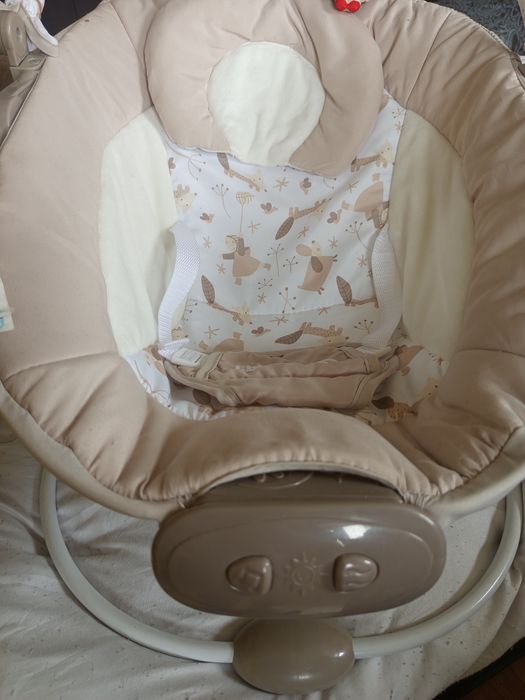 Vând balansoar puțin folosit