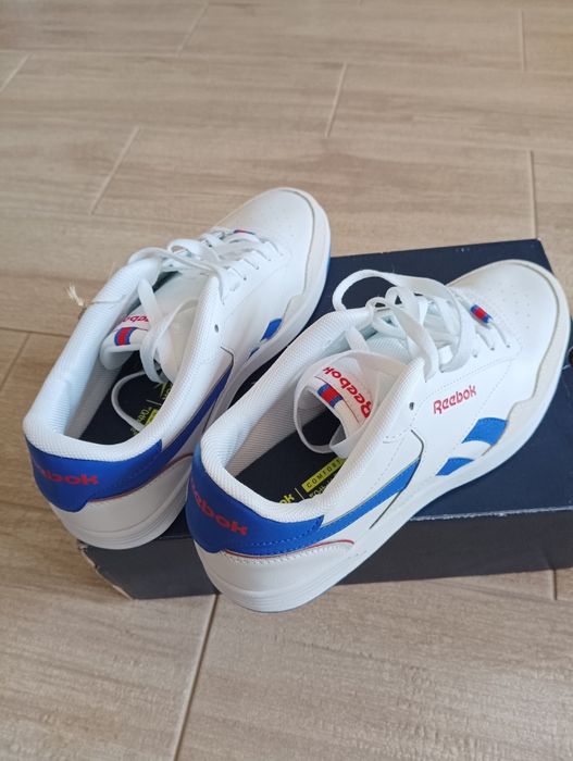 Продавам нови маратонки, Reebok.