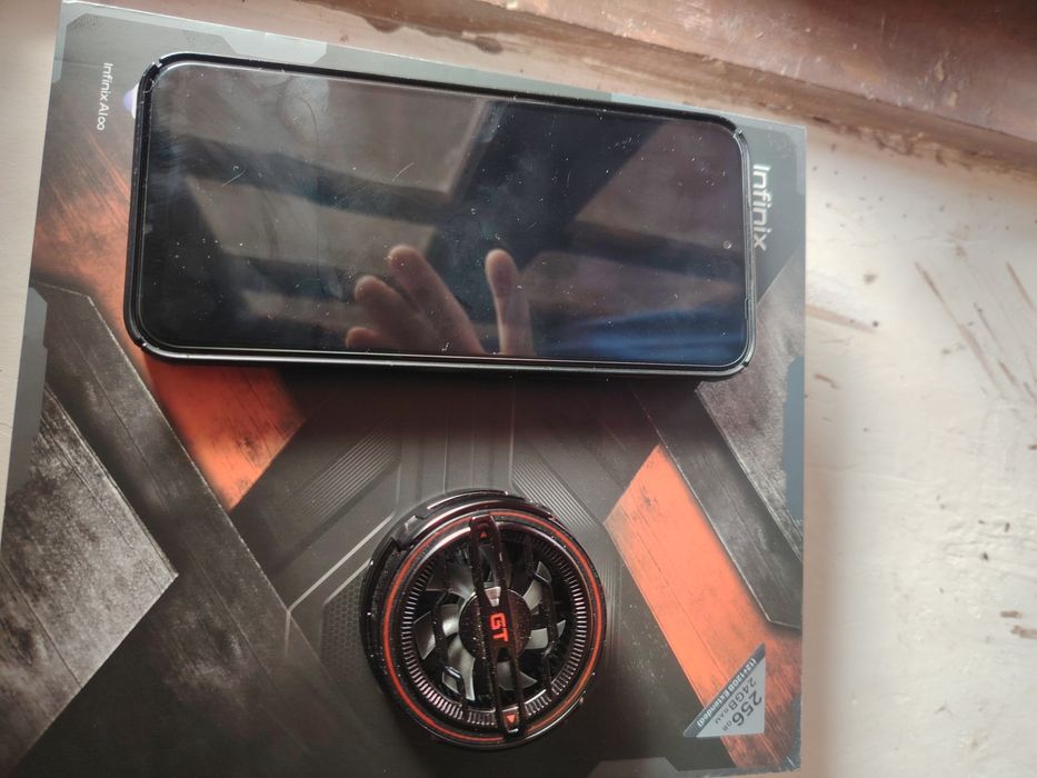 Infinix GT30 pro yangi karobka dakementi bilan hech qanaqa aybi yuq