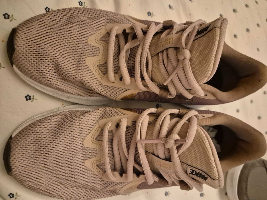 Adidasi Nike masura 41