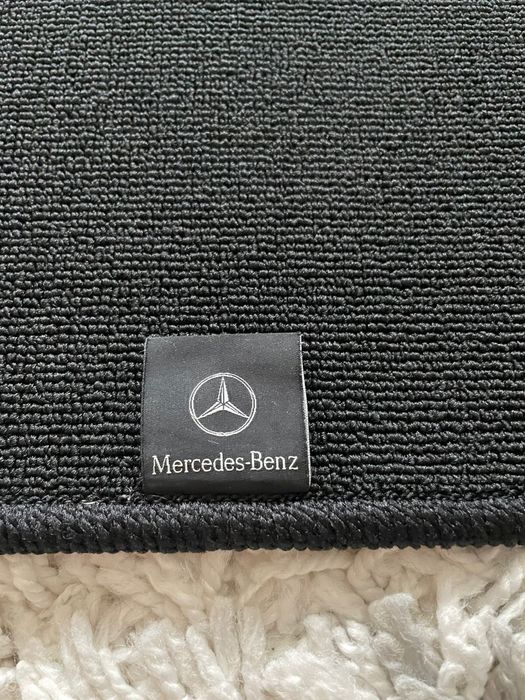 Covoras/mocheta/ tavita protecție originala Mercedes-Benz C class w204
