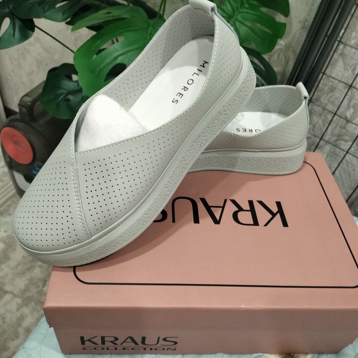 Продам макасины женские