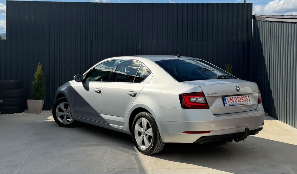SKODA Octavia 2019 — imagine 3