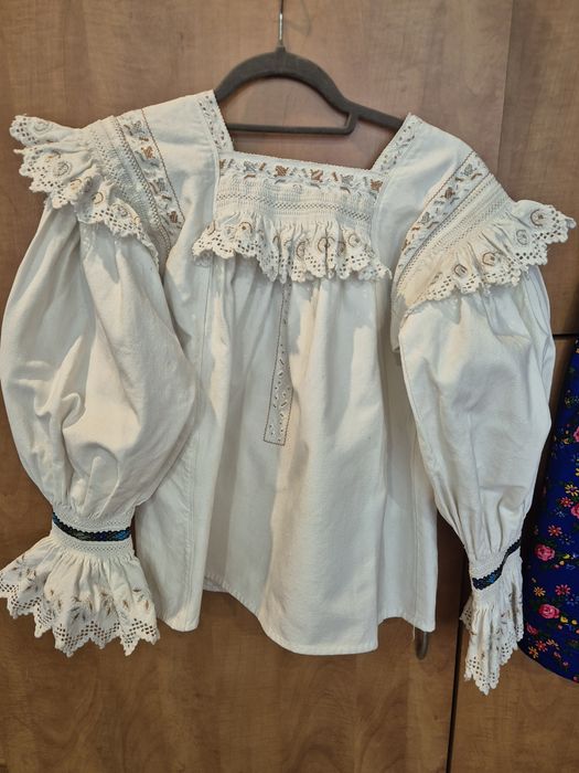 Costum popular traditional din Maramures