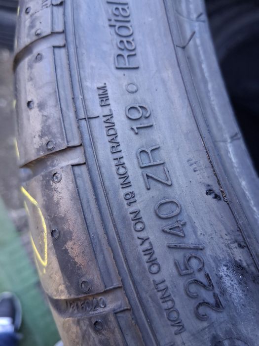 225 40 19 Континентал 2бр летни