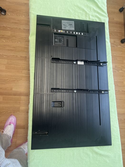 Televizor Samsung 101cm 4K UHD + Suport Perete