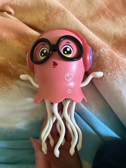 Пееща играчка розова медуза