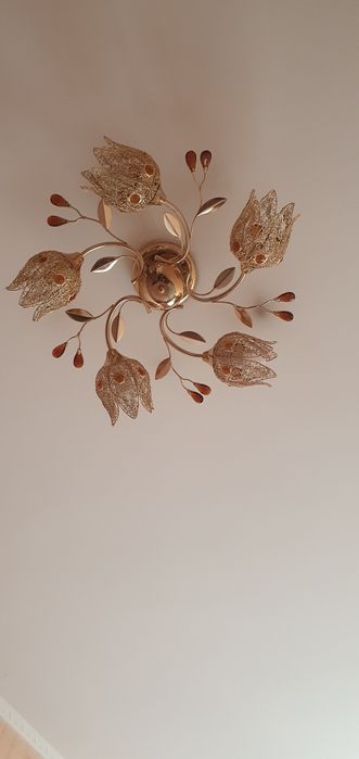 Продам две  люстры по 5000