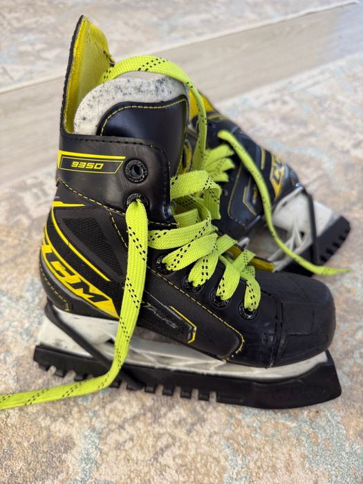 Хоккейные коньки CCM