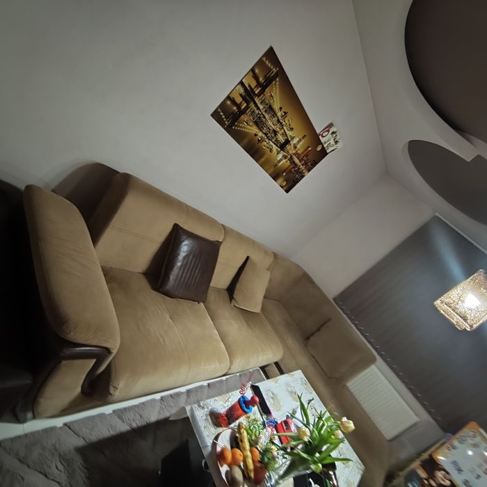 Голям диван за хол много удобен